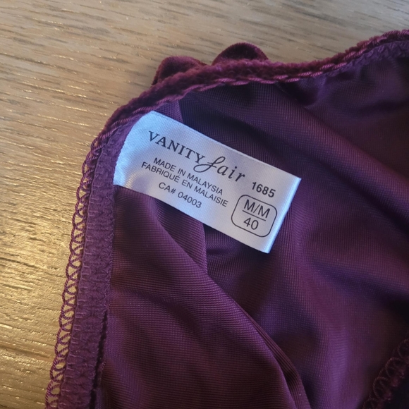 Vintage Vanity Fair Velvet Bra And Underwear Set - Picture 8 of 10